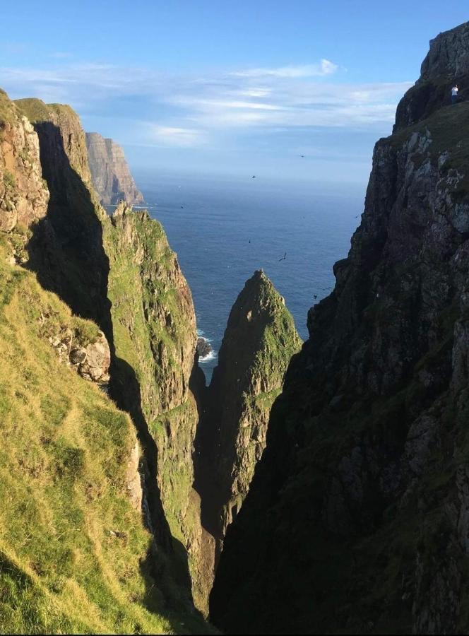 Heima I Stovu Hotel Hvalba Buitenkant foto