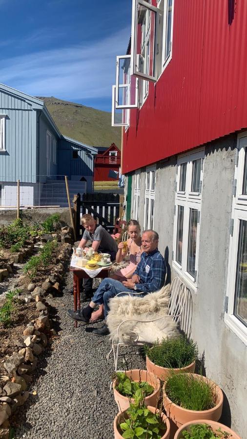 Heima I Stovu Hotel Hvalba Buitenkant foto