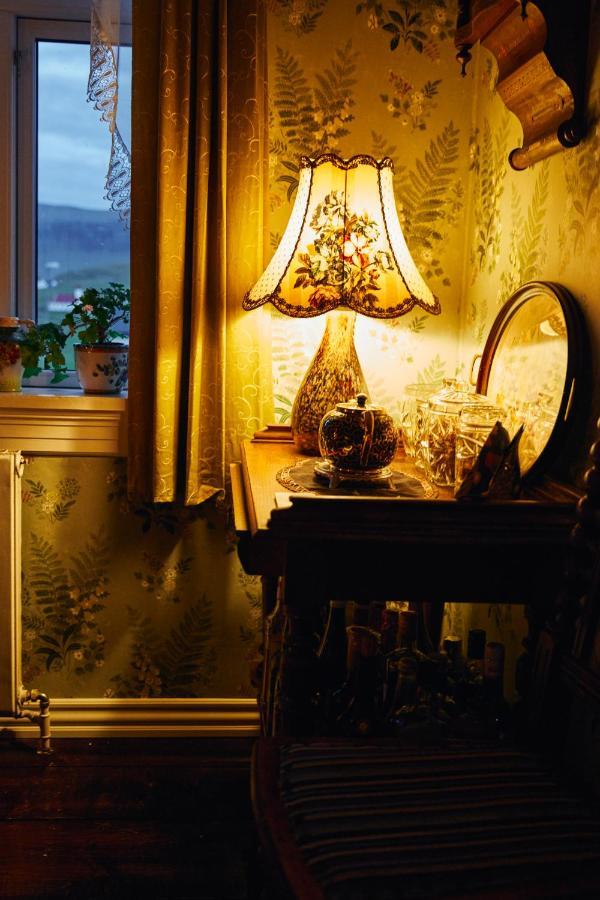 Heima I Stovu Hotel Hvalba Buitenkant foto